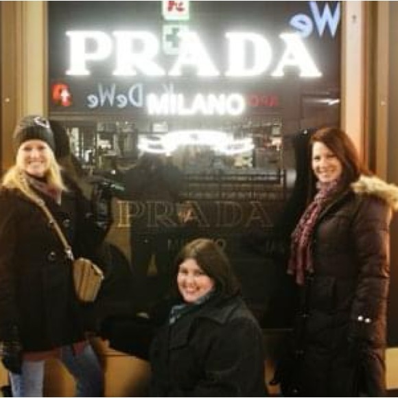 Welcome to my closet - Picture 8 of 11